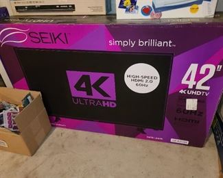 Seiki 4K UltraHD 42" TV