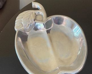 Metal divided "Apple" Serving Piece