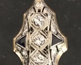 Two tone pendant diamonds