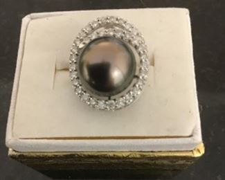 Large pearl and diamond pendant 14k