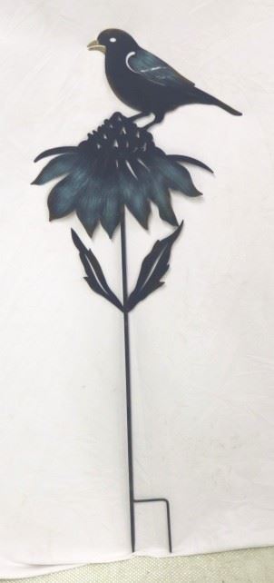 670 - Sunflower & blackbird metal garden stake 45" Tall
