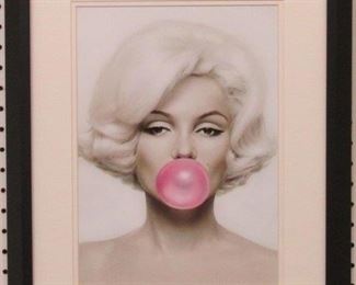 9035 - Marilyn Monroe Blowing Bubble 17 x 21
