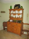 Maple Hutch By Cochrane Furniture Also Available Matching Dining Table With 6 Chairs