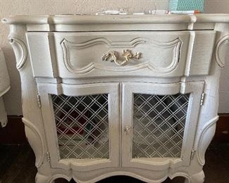 Pair of night stands