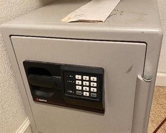 Sold-This item is listed in an online auction prior to the sale. If it sells online it will not be available. If it does not sell online it will be available at the sale.