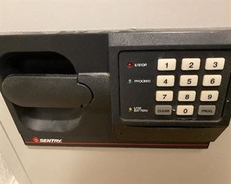 Sold-This item is listed in an online auction prior to the sale. If it sells online it will not be available. If it does not sell online it will be available at the sale.