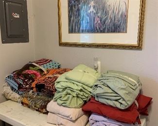 linens, sheets, towels, throws