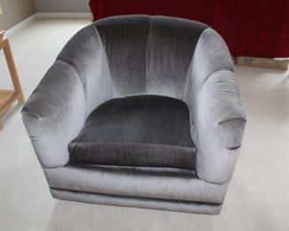 SWIVEL CHAIR