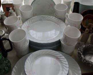 CORELLE DISH SET