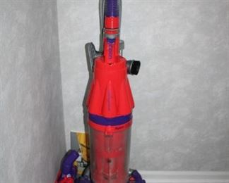 DYSON VACUUM