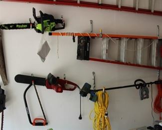 YARD TOOLS/LADDER
