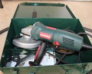 METABO GRINDER
