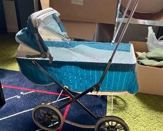 Vintage baby doll buggy!