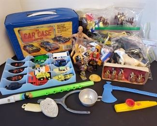 Includes Matchbox cars with case, plastic musical instruments, Rag time band and other vintage toys. https://ctbids.com/#!/description/share/955270