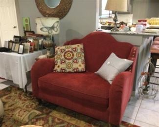 Loveseat with reversible seat cushion