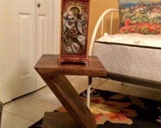 Unique “Z” accent table