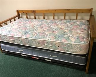 Pine Daybed wTrundle