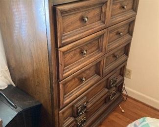Chest of drawers