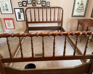 Antique Spindle Bobbin type bed frame in excellent condition, circa 1800s antique and handmade