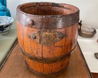 Old Pittsburgh White Lead Works Fahnestock wood paint bucket. Great shape!
