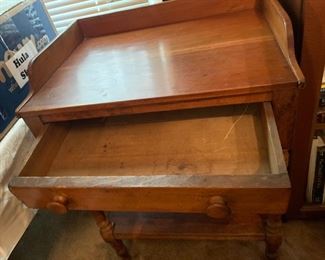 Antique restored Shaker table (likely used as a dry sink in a bedroom), handmade 1800s in excellent condition. Measures 23" wide, 17" deep and 32" tall
