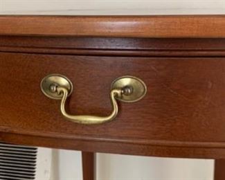 Antique Hammary Inlaid Pembroke End Table in gorgeous excellent condition. Measures 35" wide with both leaves open, or 19" wide with both leaves dropped. 27" tall and 27" tall. 