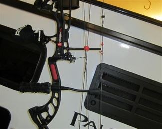 PSE Archery Stinger Compound Bow w/Apex Gear