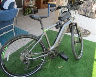 GIANT Hybrid Sync Drive Sport Bike.  Powered by Yamaha.