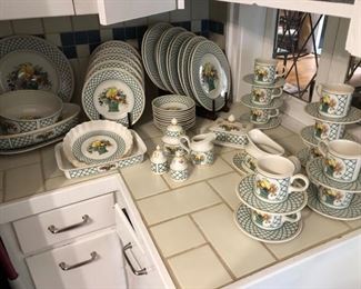 Villeroy and Boch everyday  china with serving pieces