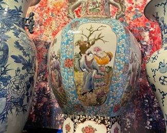 The most beautiful Chinese vase we have ever seen!