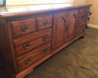 Thomasville triple dresser 75x19x32, $525