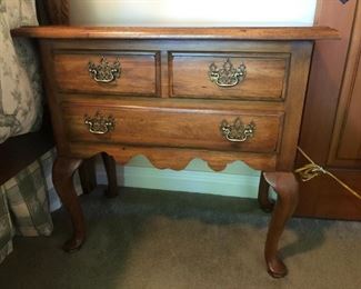 Thomasville nightstand x 2 with two tall side lamps $280