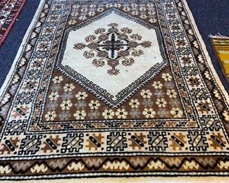Oriental Rug - 4'3" x6'4"