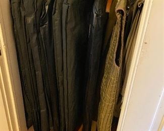 Tuxedo's w/shirts JOS A BANKS
➕ Suits ➕ Slacks ➕ Jackets