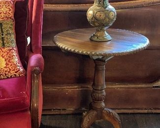 Tilt side table
1 of 3