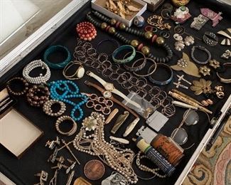 Selection of Jewelry & Smalls
