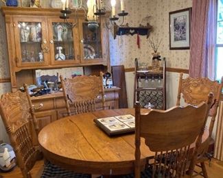 OAK DINNING ROOM TABLE 1 LEAF -4 CHAIRS HUTCH