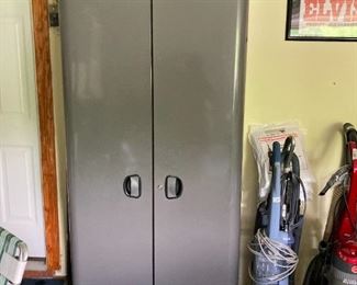 STAINLESS STEEL CUPBOARD