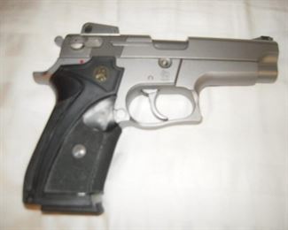 S& W 5906  9mm
