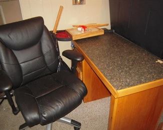 nice desk chair, crafters desk