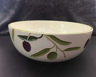 EUC Sonoma Olive Life Style Large 10 3/4" Salad Bowl    S-40              