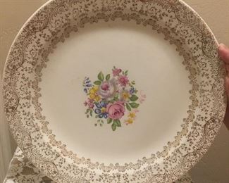 Vintage Royal China Porcelain. Rose Glory Warranted 22K Gold. Hand Decorated Bowl 