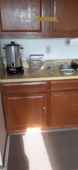 Various items for sale including 35 cup coffee maker priced at $10.
