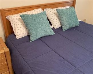 Four piece queen bed set (#1)