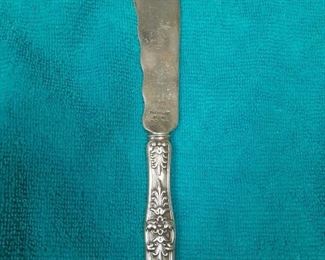 https://www.ebay.com/itm/114855437580 ME3002 USED TIFFANY & CO. STERLING SILVER FISH KNIFE ENGLISH KING PATTERN Buy-It-Now $99.99