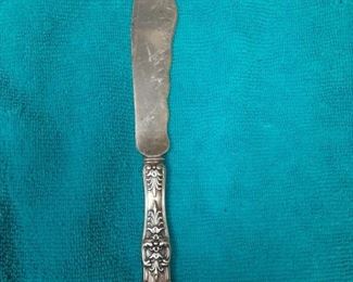 https://www.ebay.com/itm/114855437576 ME3005 USED TIFFANY & CO. STERLING SILVER FISH KNIFE ENGLISH KING PATTERN Buy-It-Now $99.99