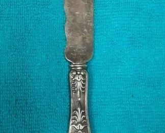 https://www.ebay.com/itm/124776509882 ME3006 USED TIFFANY & CO. STERLING SILVER FISH KNIFE ENGLISH KING PATTERN Buy-It-Now $99.99