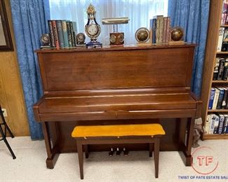 YAMAHA U1R Walnut Upright Piano - Excellent Condition