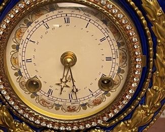 1995 FRANKLIN MINT “Marie Antoinette” VICTORIA & ALBERT Museum 8 Day Mantle Clock