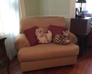 Xlg Overstuffed Chair, Needlepoint Cat and Dog Pillows
